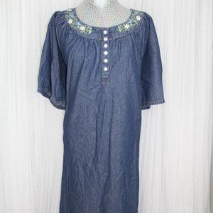 Vintage 1990s Size Large to 1X Medium Wash Denim Midi Muumuu Style Jean Dress